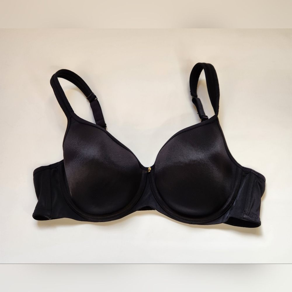 Essential Bodywear Bra #6111 Size 38C Black Underwire Lined Molded